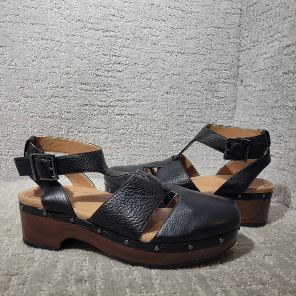 Vionic Closed Toes Wedges(Faye) - Picture 2 of 8